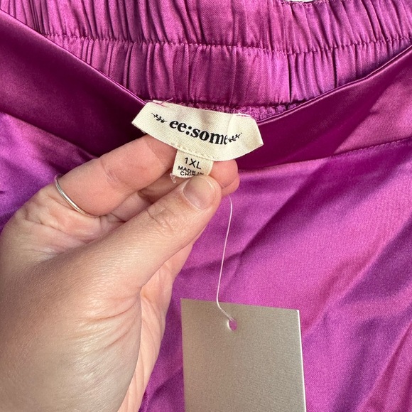 Eesome High Waist Magenta Shorts - Picture 2 of 3